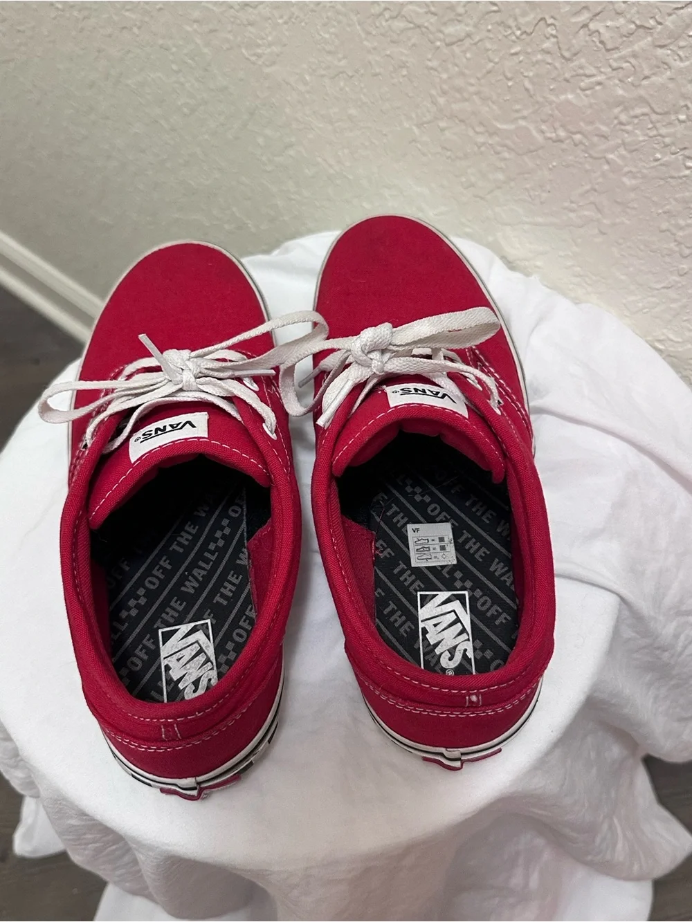 Vans Authentic Red Canvas Lace-Up Sneakers Women’s Size US Youth 6 Unisex
